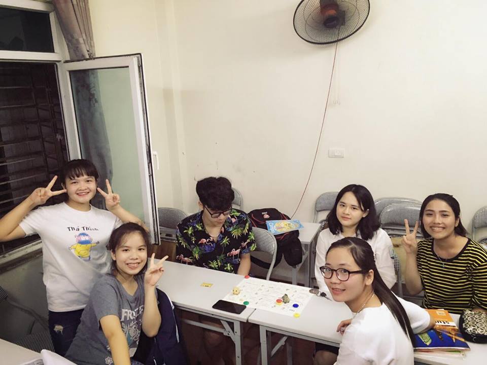 Lớp tiếng anh cho người mất gốc tại Hà Nội (210x360) Lớp tiếng anh cho người mất gốc tại Hà Nội