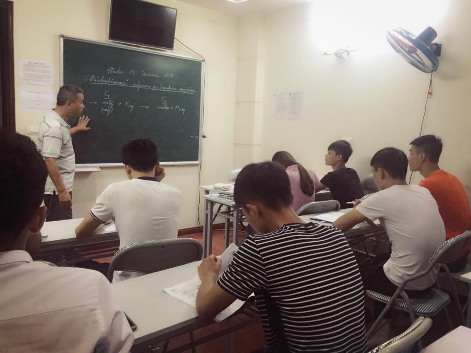 KHÓA HỌC TIẾNG SÉC (210x360) KHÓA HỌC TIẾNG SÉC