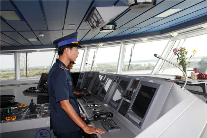 Đào tạo Cao đẳng ngành lái tàu biển học tại Hải Phòng (210x360) Đào tạo Cao đẳng ngành lái tàu biển học tại Hải Phòng