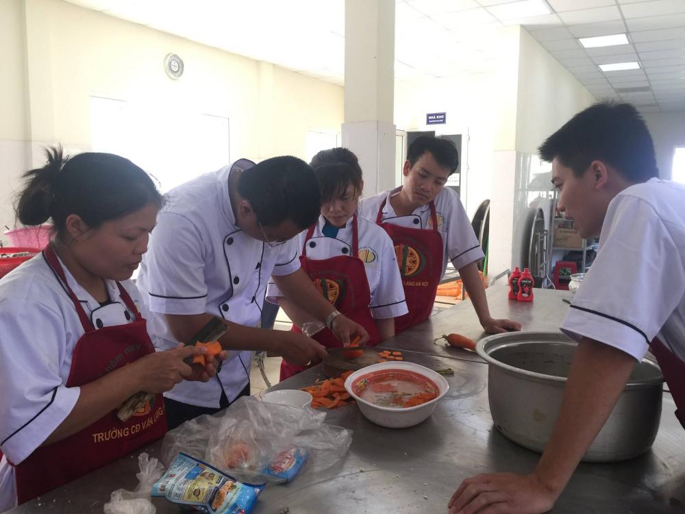 Khóa học nấu ăn gia đình